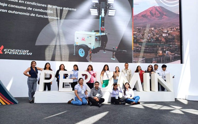 Equipo de URIN DATA en PERUMIN 2023